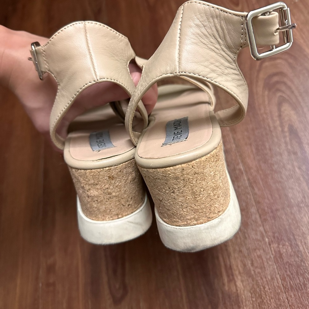 Vintage Steve Madden Tan Beige Leather Zig Zag Platform Sandals in Size 8 - Picture 7 of 8
